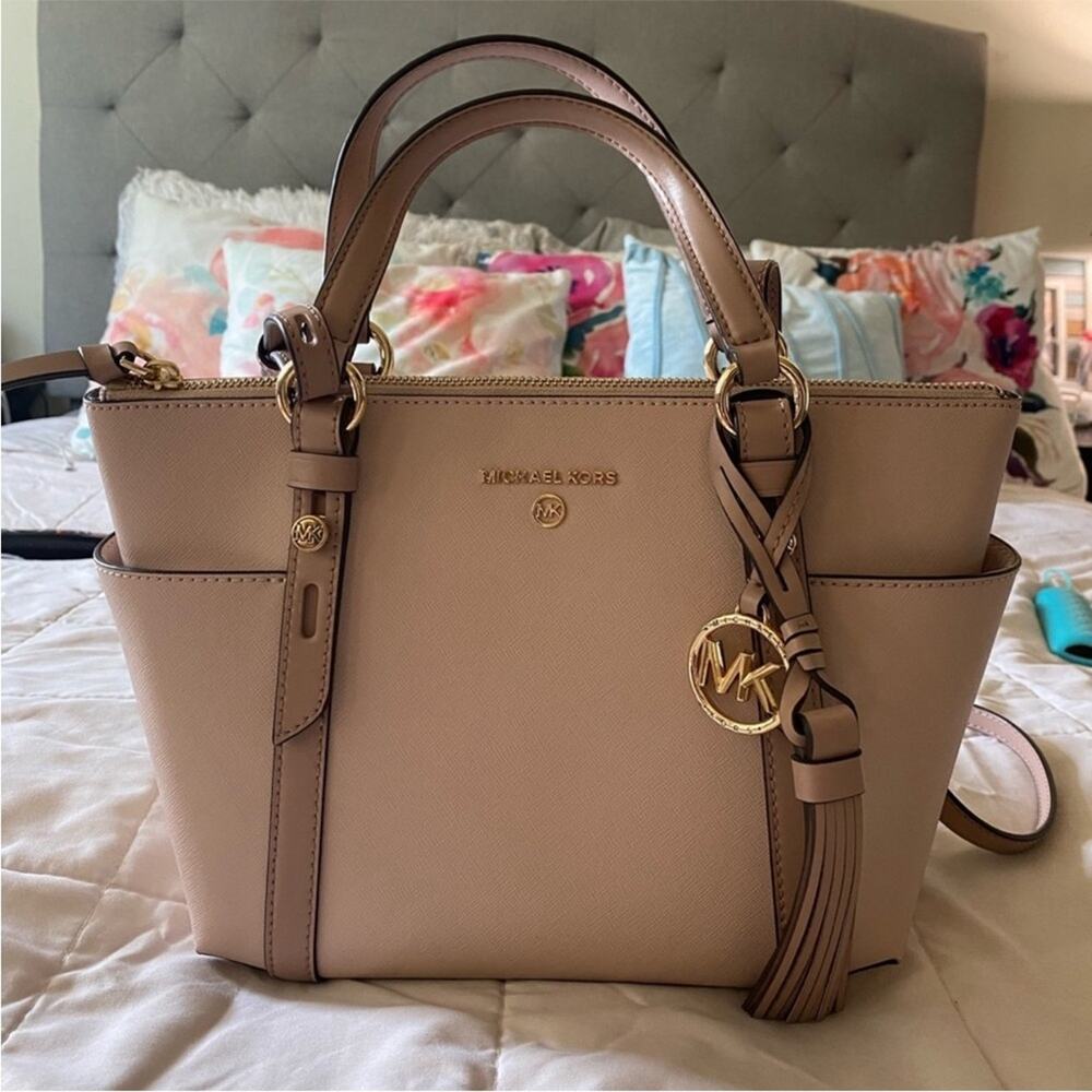 Michael Kors Nomad Tote Crossbody in Blush Pink - Picture 1 of 12